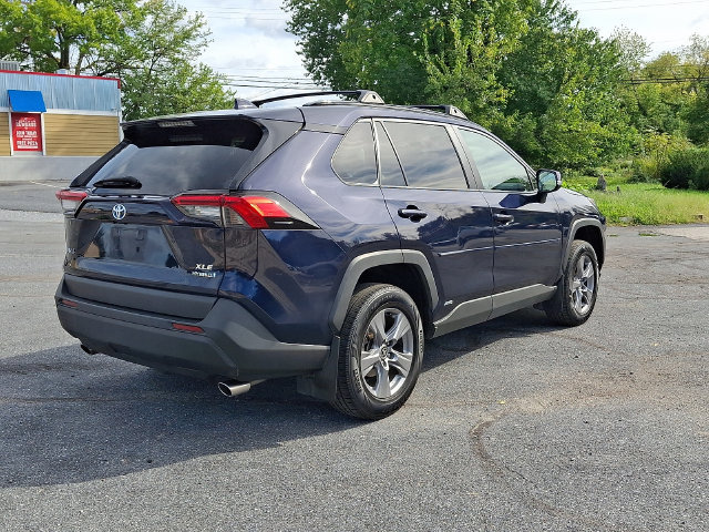 Used 2022 Toyota RAV4 XLE w/ Convenience Package AWD/4WD image 8