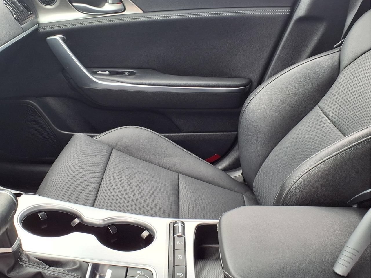 Used 2022 Kia Stinger GT1 AWD/4WD image 13