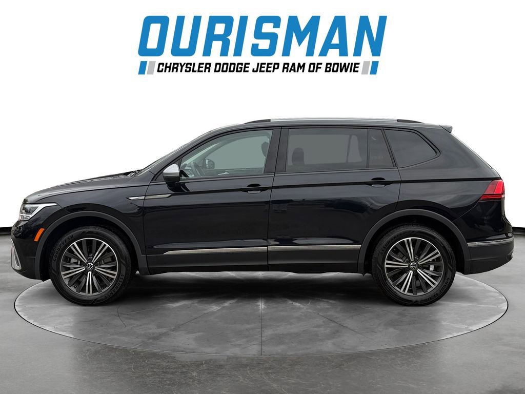 Used 2024 Volkswagen Tiguan Wolfsburg Edition image 3