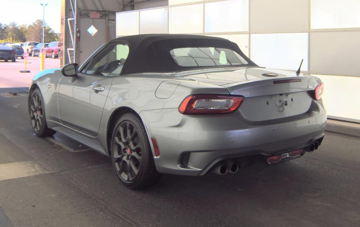 Used 2017 FIAT 124 Spider Abarth RWD image 6
