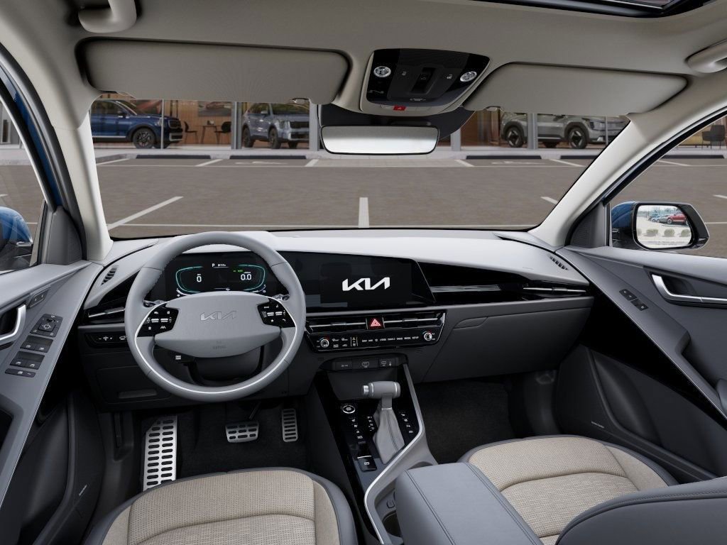 New 2025 Kia Niro SX Touring image 14