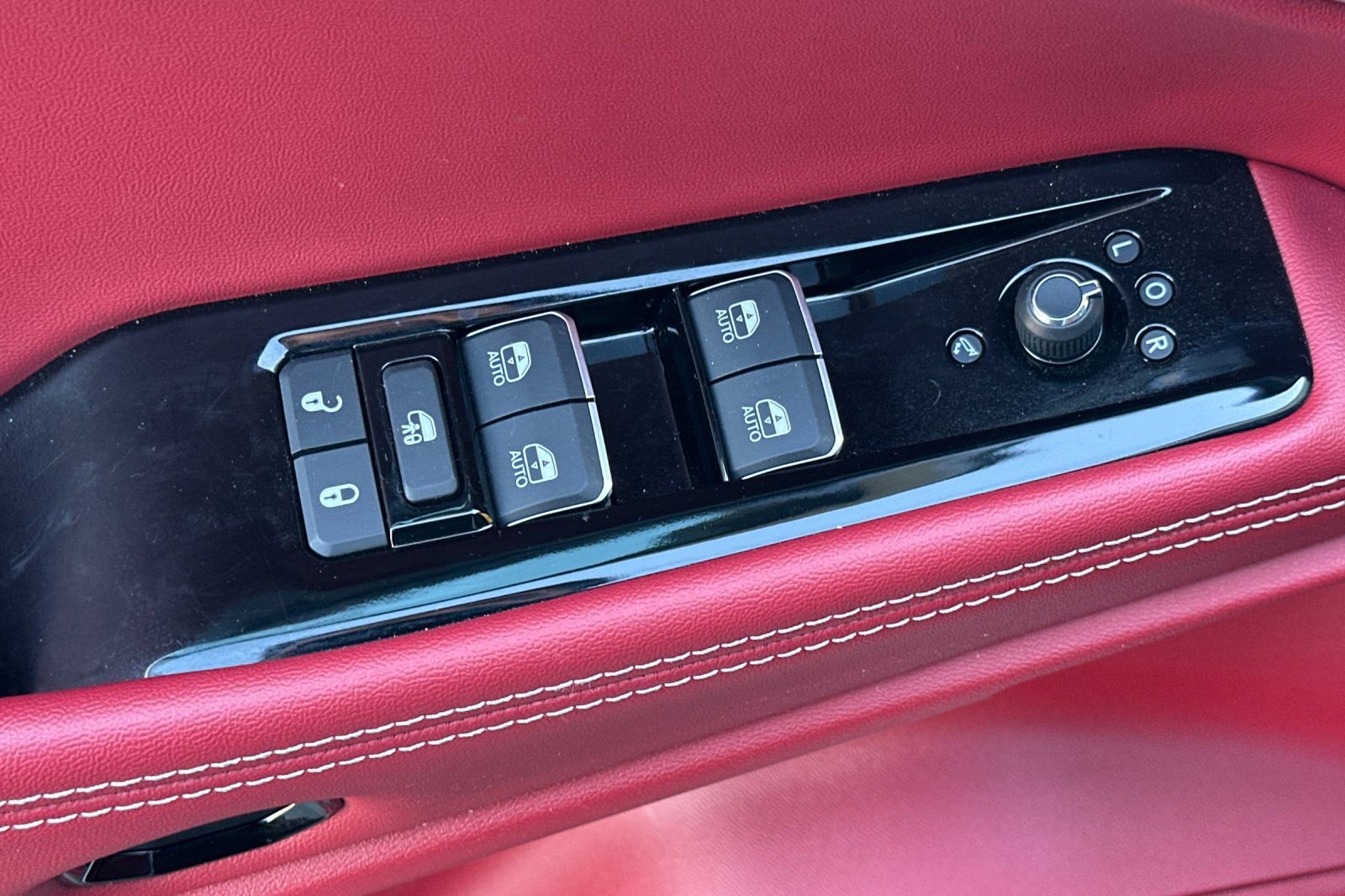 Used 2024 Jeep Wagoneer Launch Edition image 13