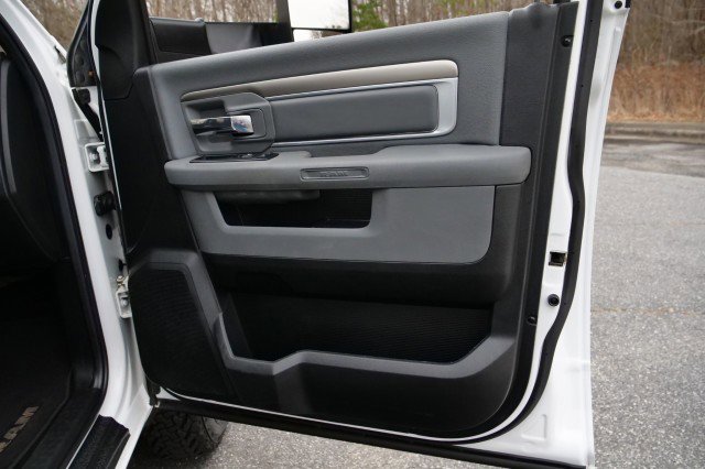 Used 2014 RAM 3500 Big Horn image 39