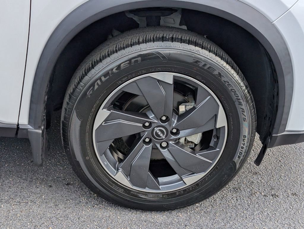 Certified 2024 Nissan Rogue SV w/ SV Premium Package image 9