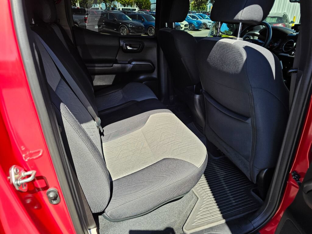 Used 2020 Toyota Tacoma TRD Sport w/ Technology Package AWD/4WD image 13