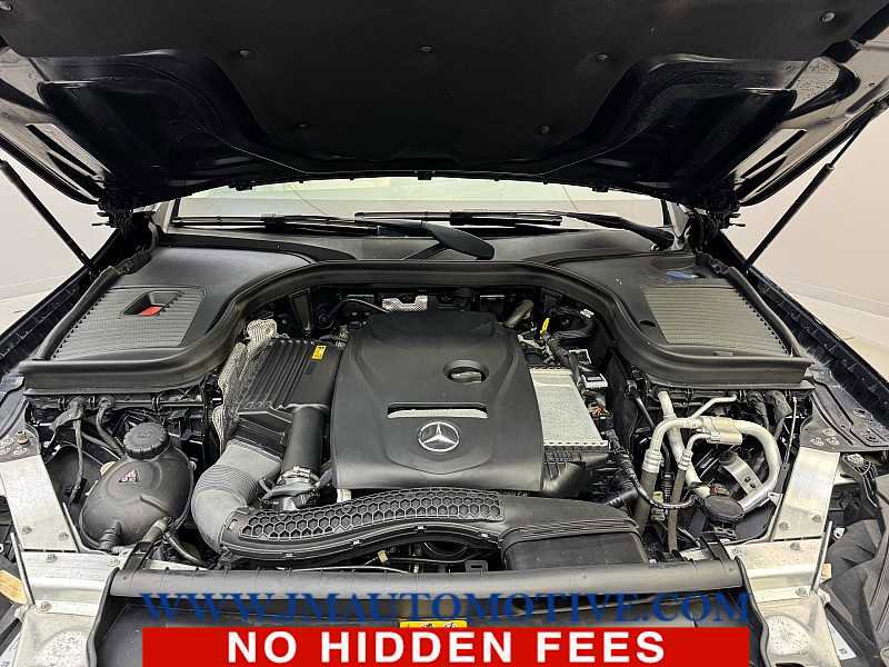 Used 2019 Mercedes-Benz GLC 300 4MATIC image 10