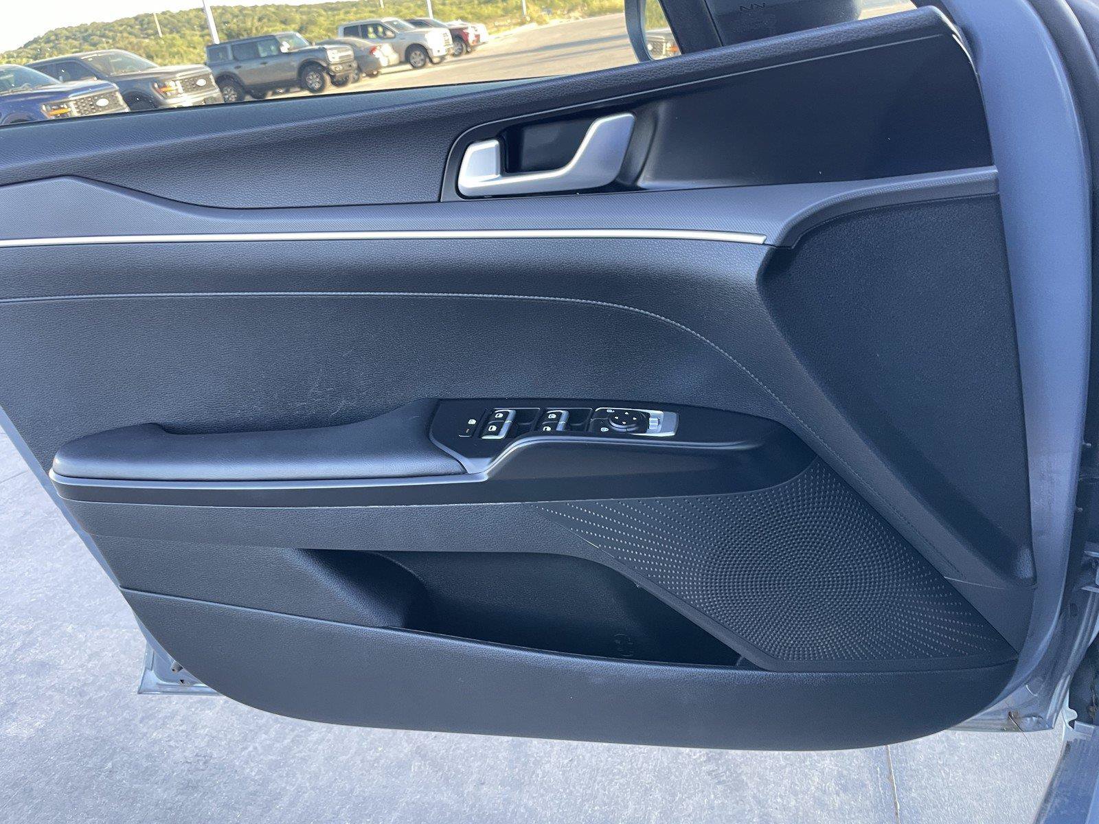 Used 2022 Kia K5 LX FWD image 22