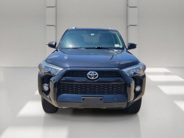 Used 2016 Toyota 4Runner SR5 AWD/4WD image 2