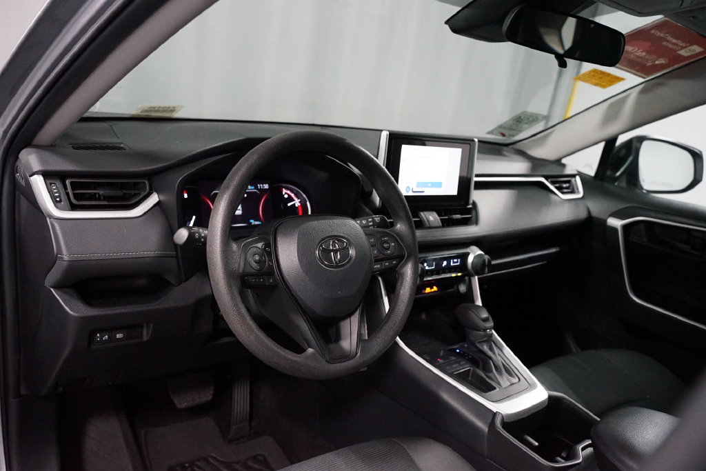Used 2024 Toyota RAV4 LE FWD image 7