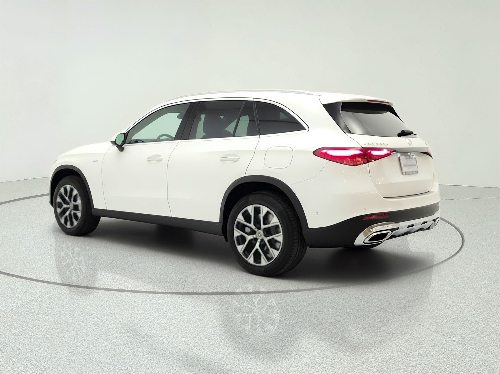 Used 2025 Mercedes-Benz GLC 350e 4MATIC image 7