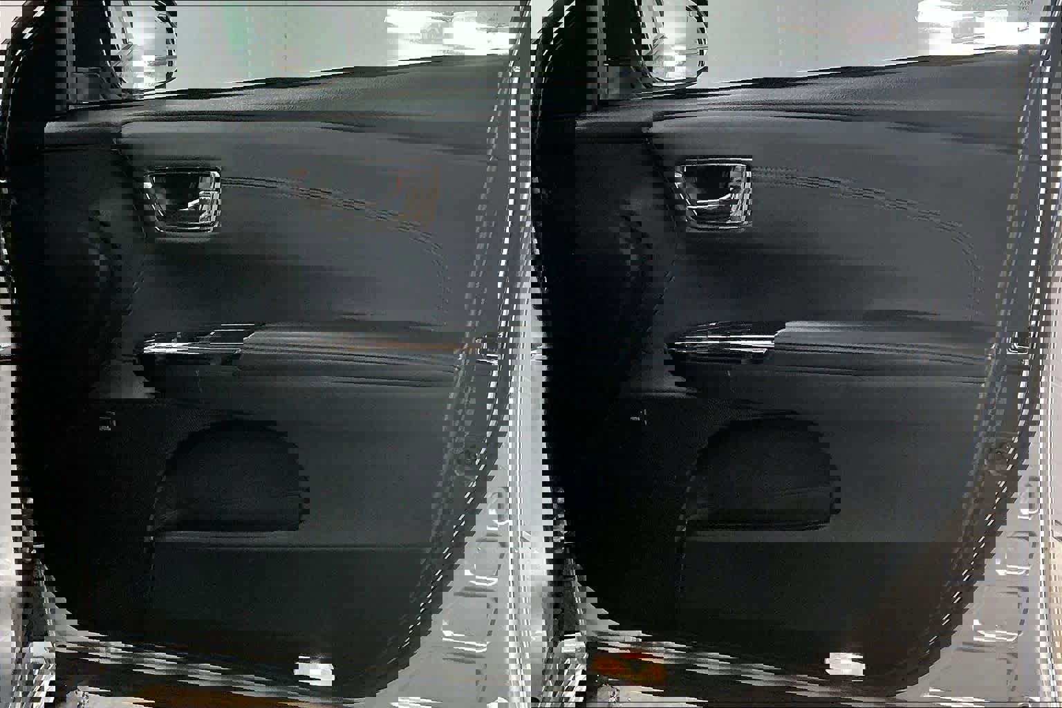 Used 2016 Toyota Avalon Limited w/ Toyota Safety Sense Package image 27