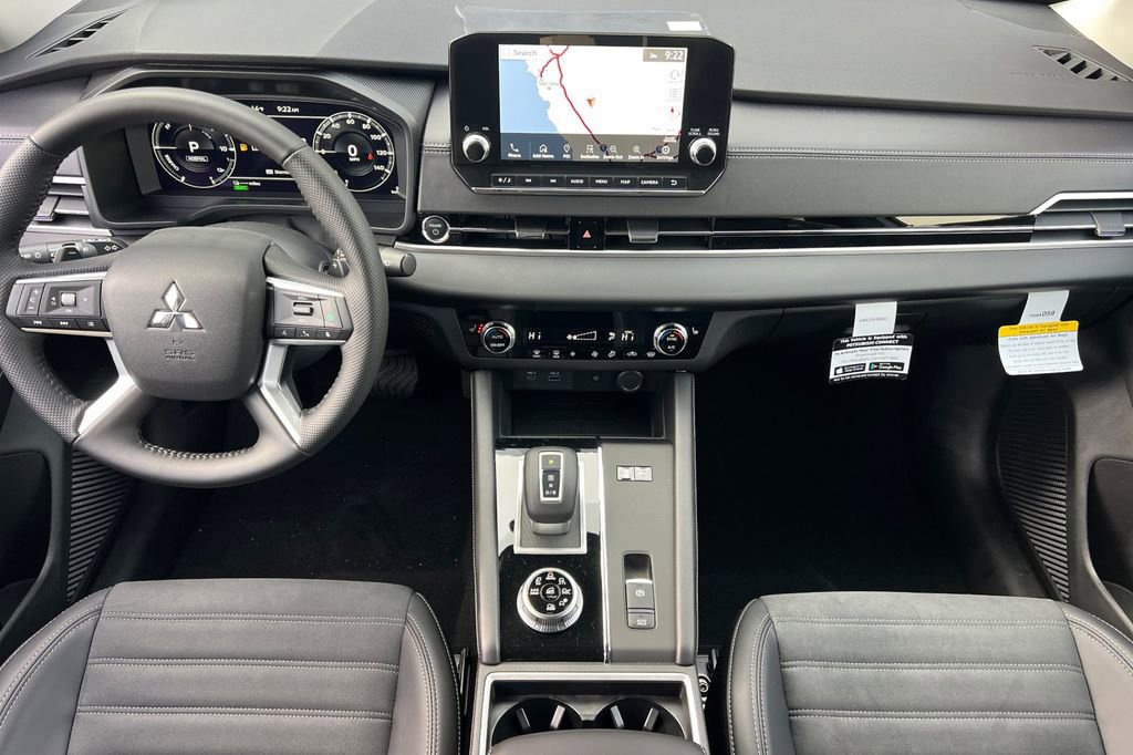 New 2025 Mitsubishi Outlander SE image 14