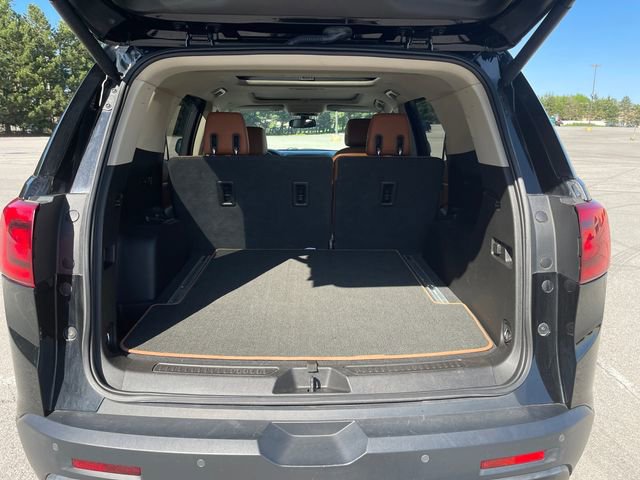 Used 2018 GMC Acadia SLT w/ LPO, Protection Package AWD/4WD image 16