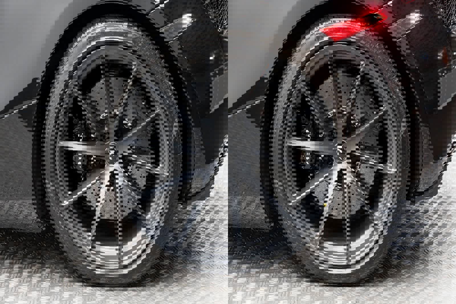 Used 2023 McLaren 720S Spider image 41