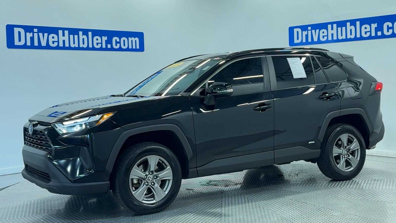 Used 2024 Toyota RAV4 XLE AWD/4WD image 4