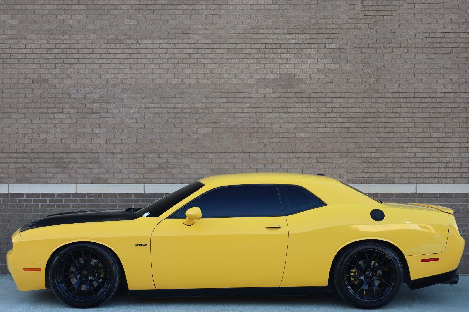 Used 2017 Dodge Challenger R/T RWD image 2