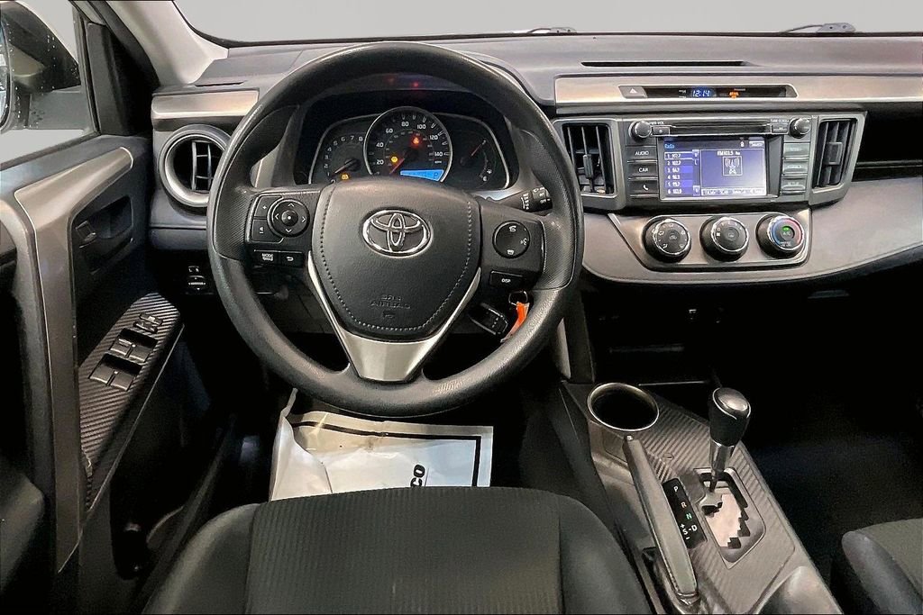 Used 2015 Toyota RAV4 LE image 10