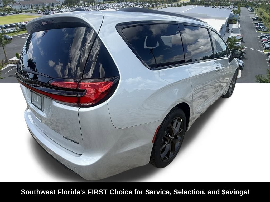 New 2026 Chrysler Pacifica Limited w/ S Appearance Package image 5