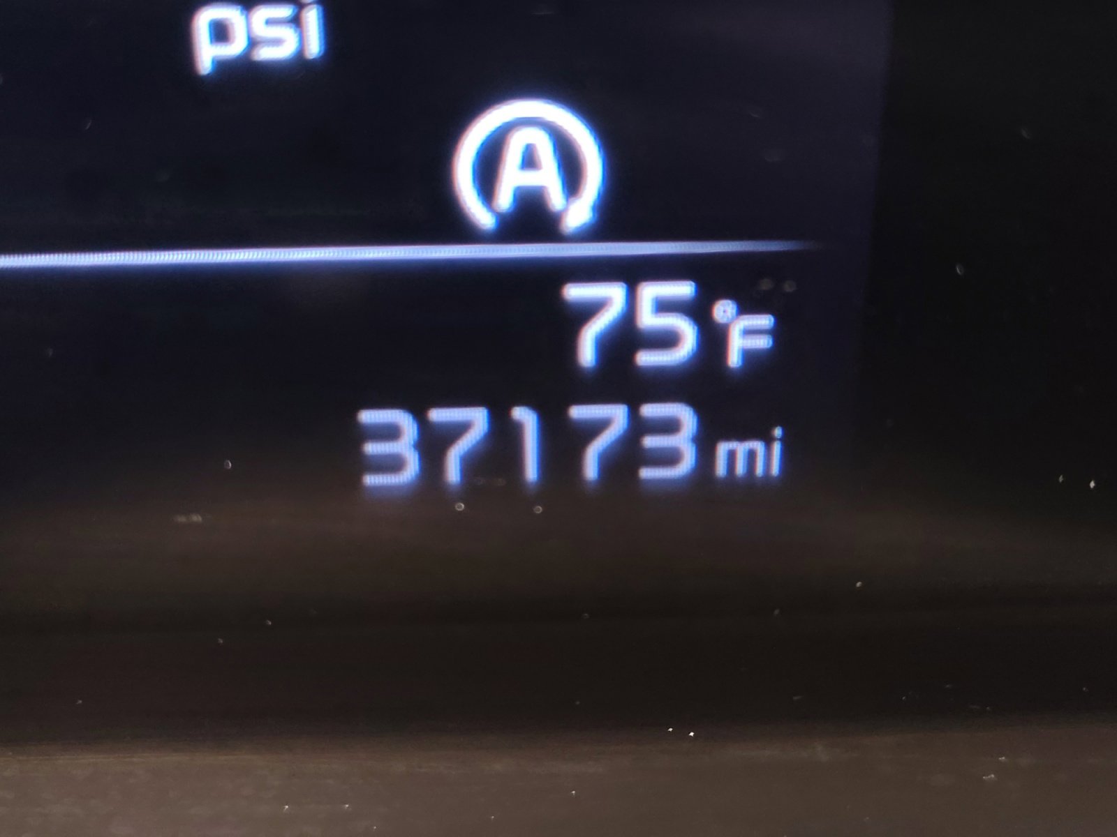 Used 2023 Kia Telluride S AWD/4WD image 2