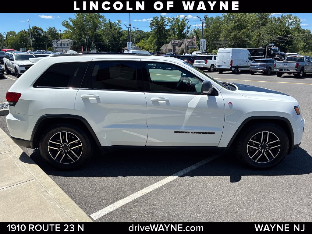 Used 2021 Jeep Grand Cherokee Trailhawk w/ Trailhawk Luxury Group AWD/4WD image 8