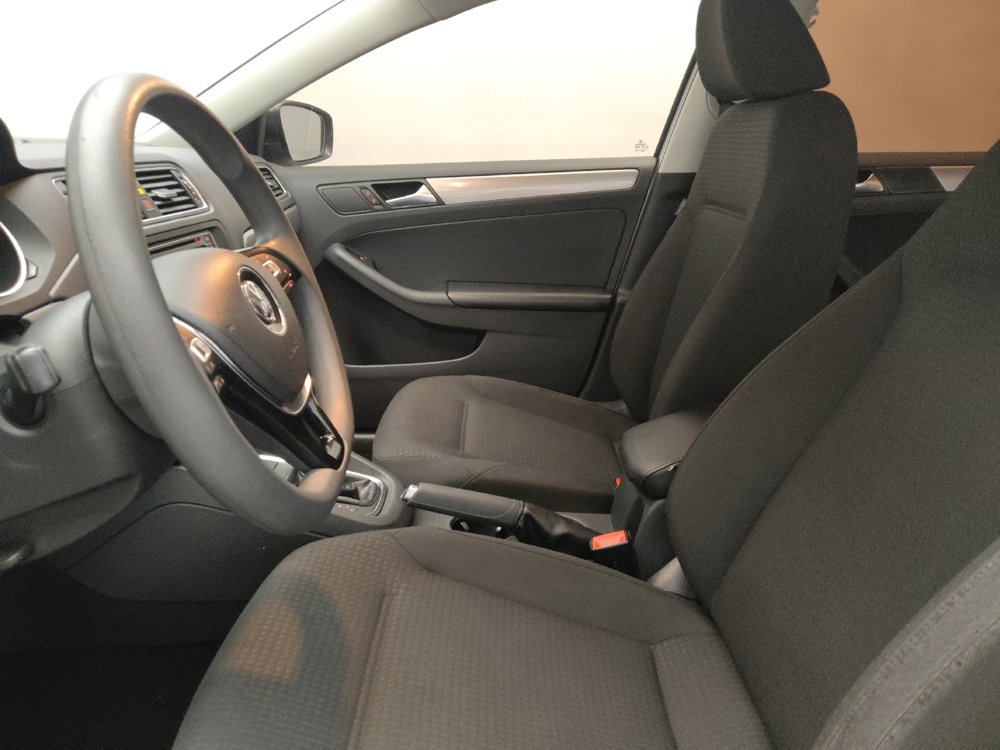 Used 2016 Volkswagen Jetta SE image 17