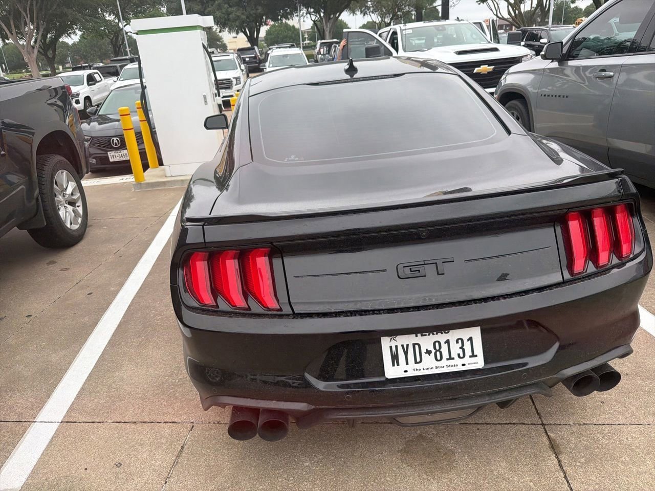 Used 2021 Ford Mustang GT Premium w/ Black Accent Package RWD image 7