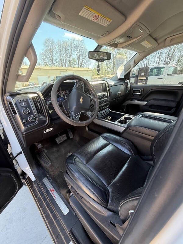 Used 2015 Chevrolet Silverado 2500 LTZ AWD/4WD image 9