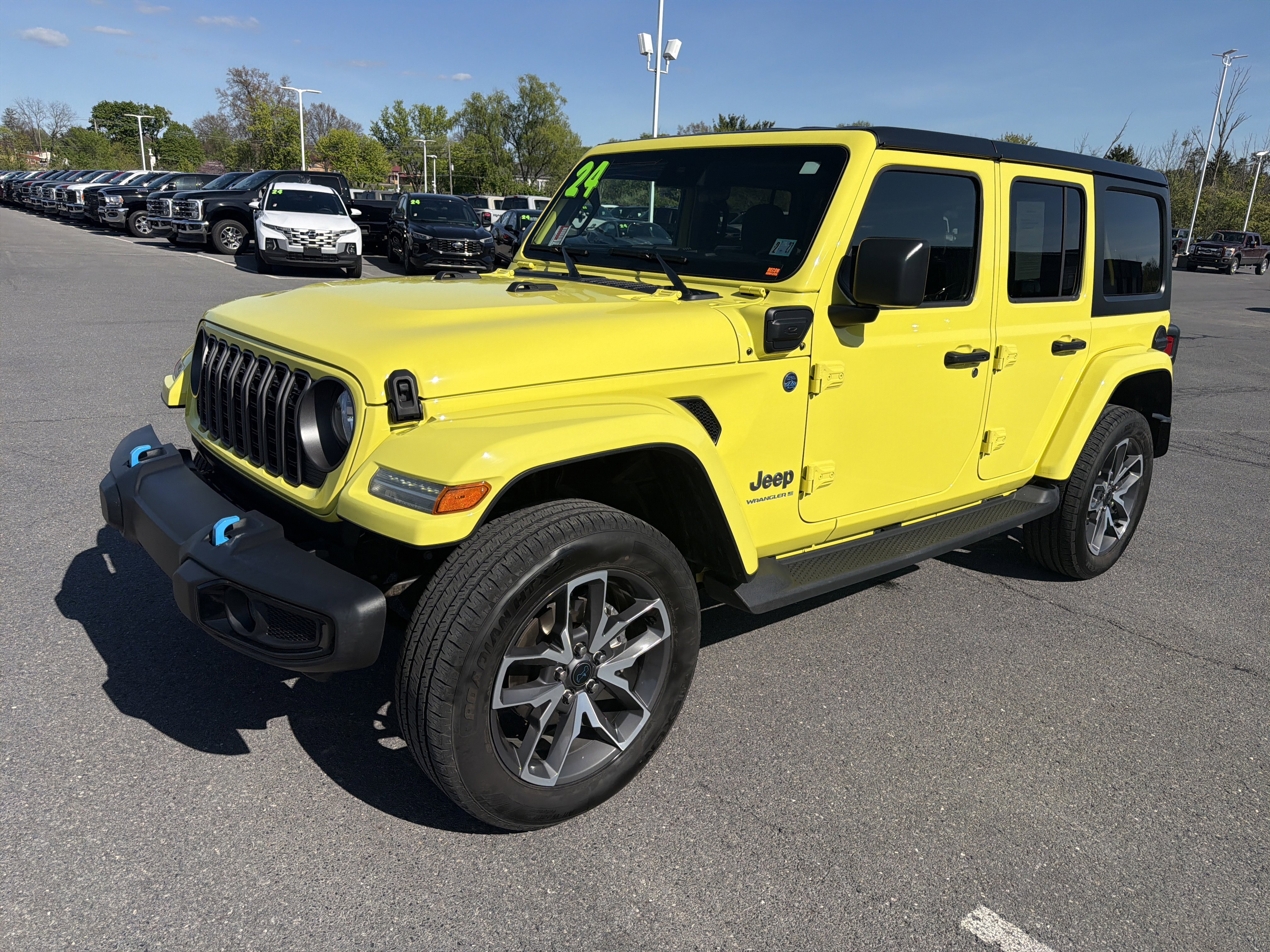 Used 2024 Jeep Wrangler Sport S w/ Convenience Group AWD/4WD image 8