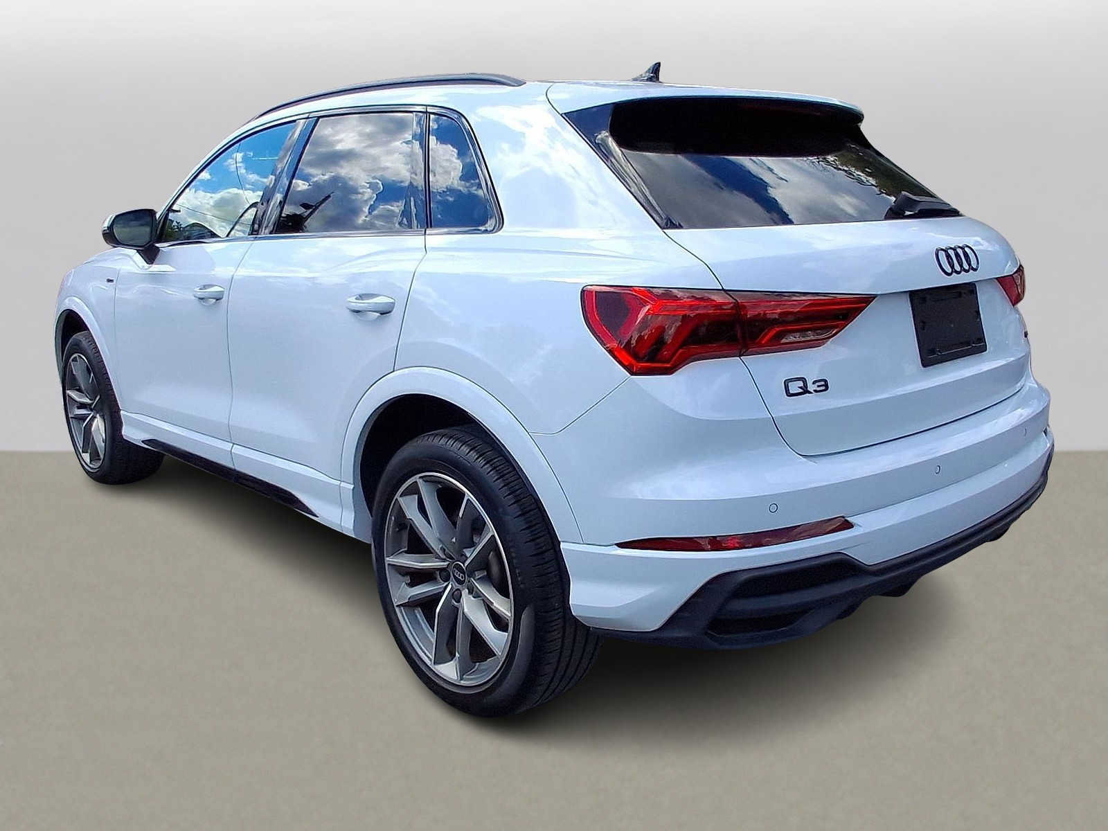 Used 2024 Audi Q3 2.0T Premium Plus w/ Premium Plus Package AWD/4WD image 28