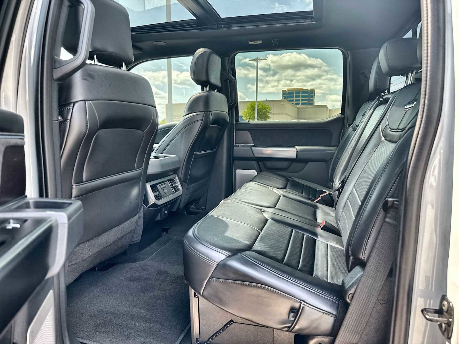 Used 2026 Ford F250 Platinum AWD/4WD image 4