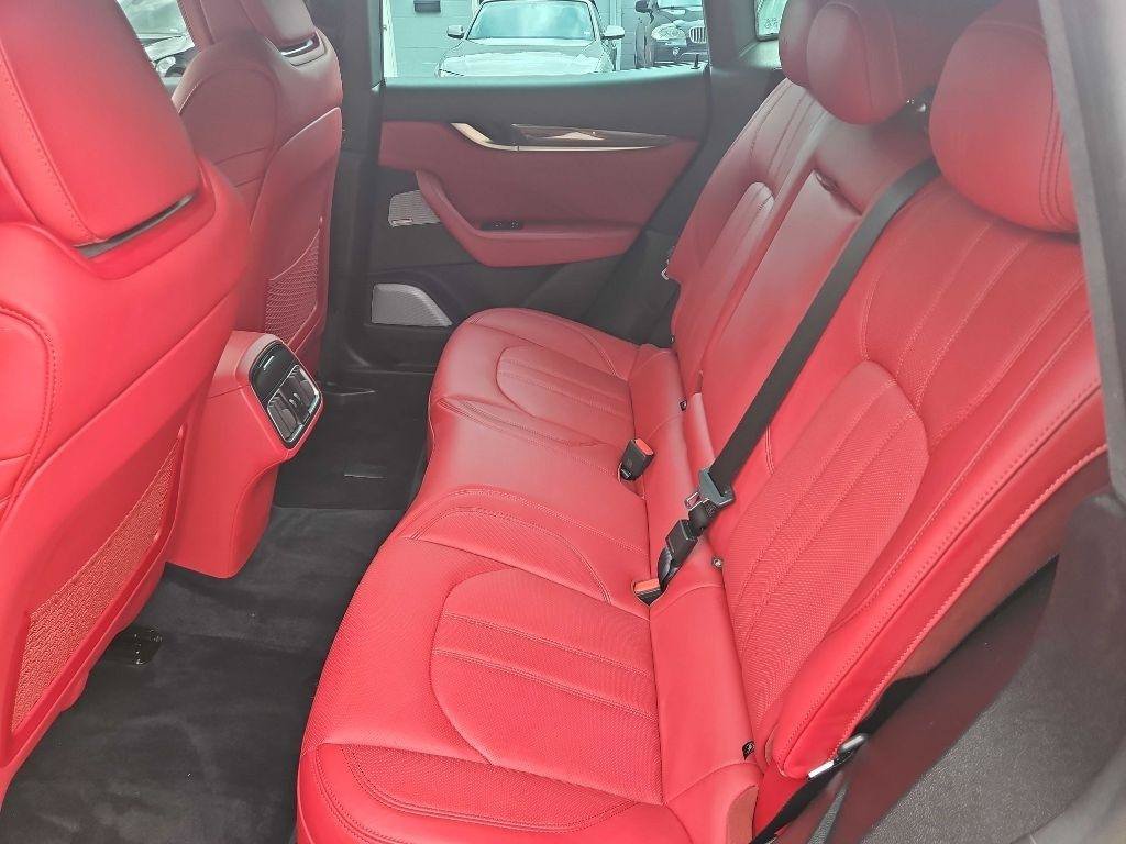 Used 2019 Maserati Levante GranSport AWD/4WD image 9
