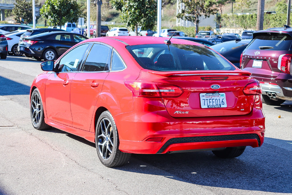 Used 2016 Ford Focus SE w/ SE Sport Package FWD image 6