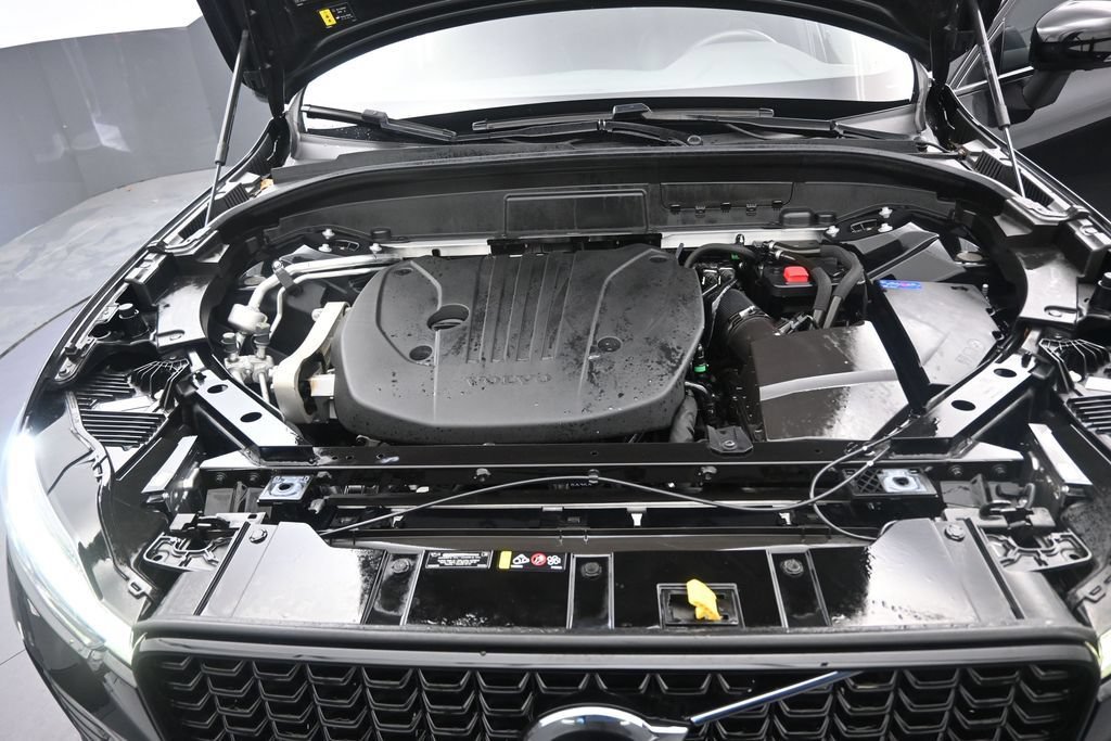 Certified 2024 Volvo XC60 B5 Plus AWD/4WD image 14