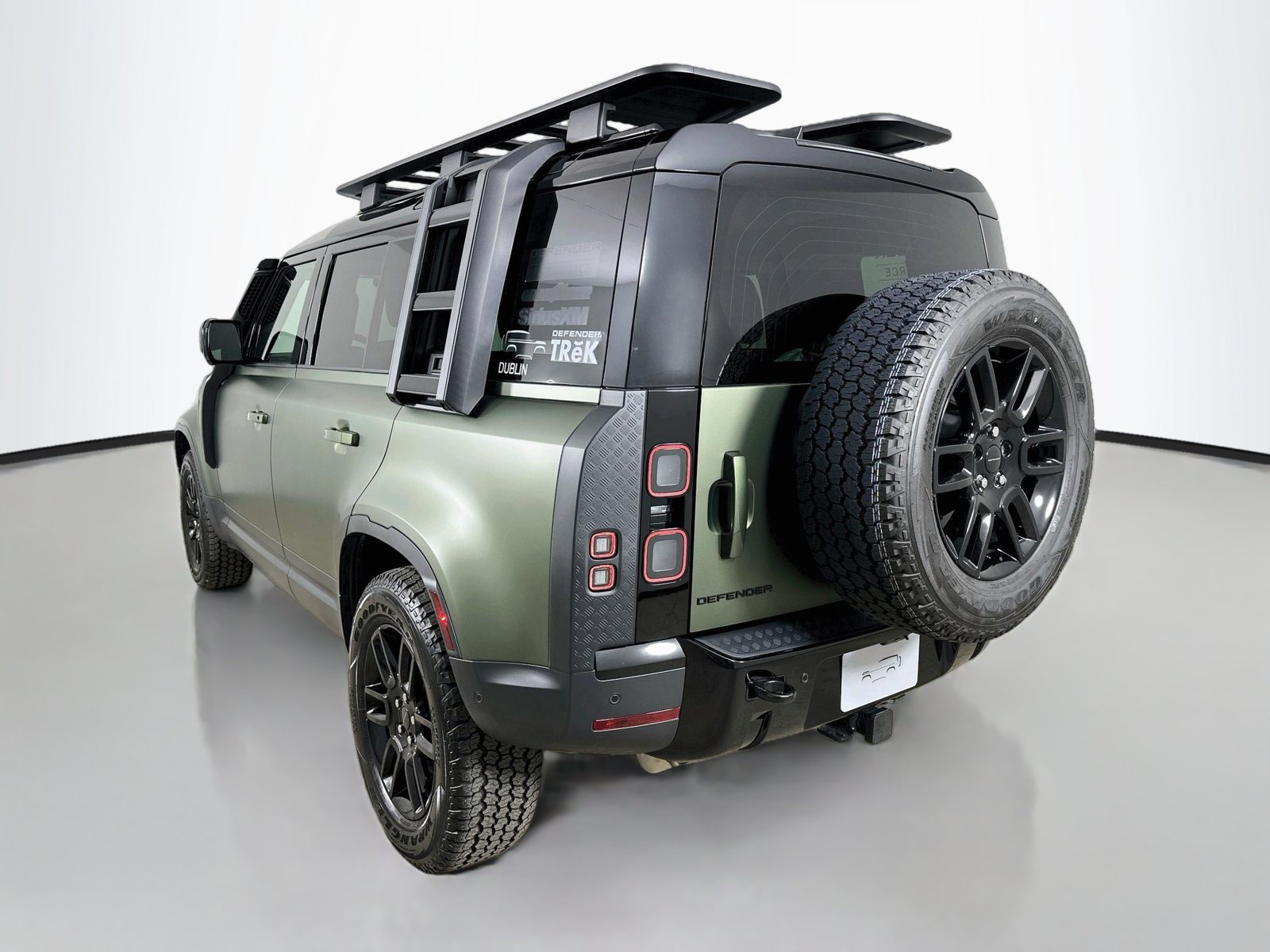 New 2026 Land Rover Defender 110 S AWD/4WD image 7