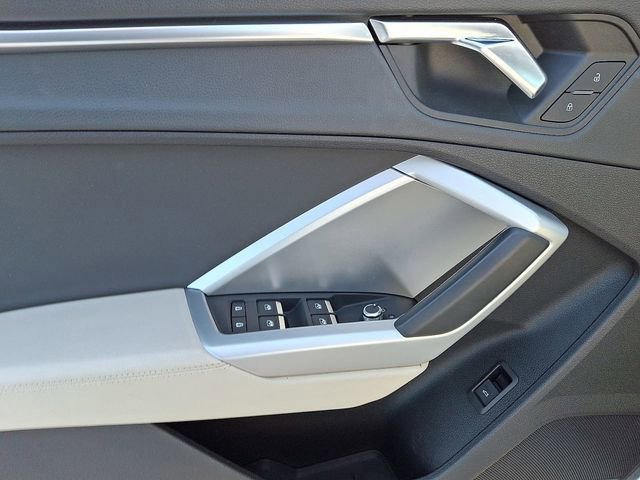 Used 2020 Audi Q3 2.0T Premium image 15