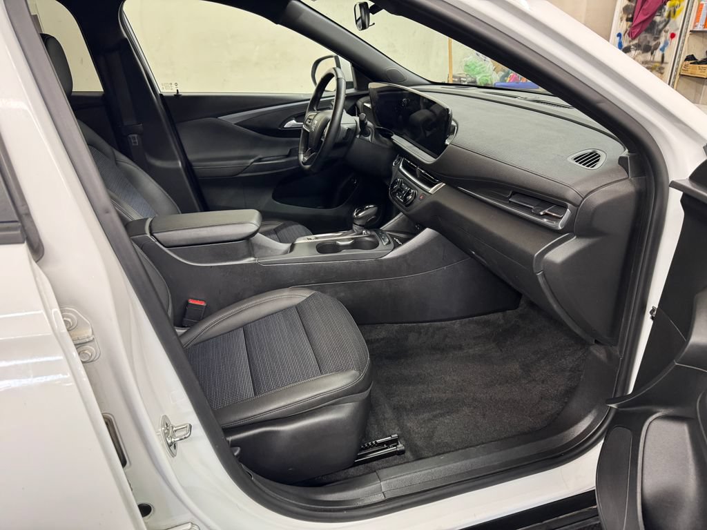 Used 2024 Buick Envista Preferred w/ Convenience I Package FWD image 24