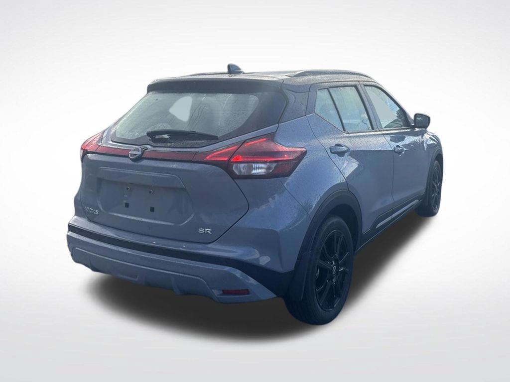 Used 2023 Nissan Kicks SR w/ SR Premium Package FWD image 7