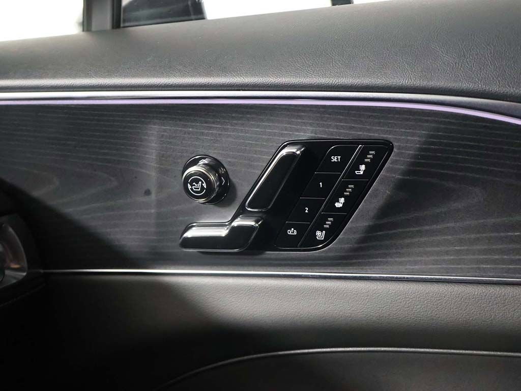 Used 2025 Cadillac Lyriq Sport AWD/4WD image 39