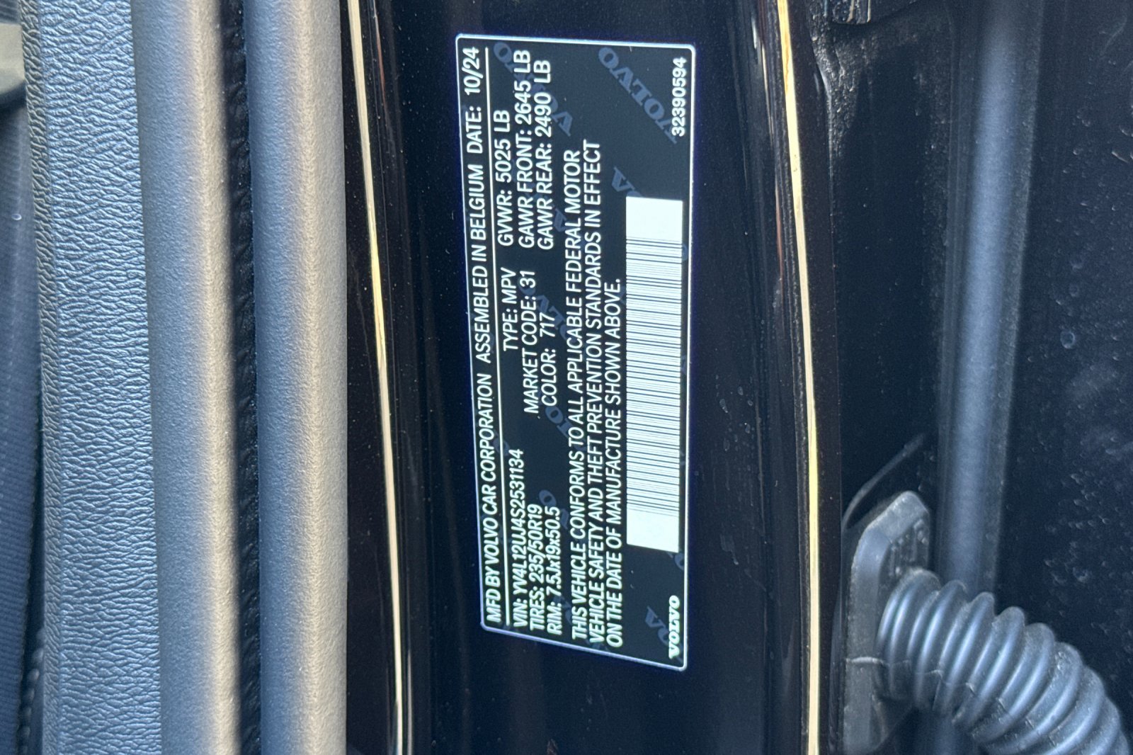 New 2025 Volvo XC40 B5 Core w/ Protection Package Premier image 24