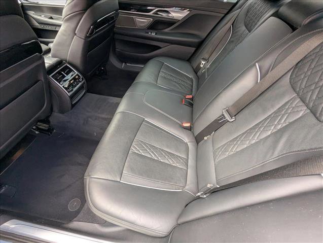 Used 2019 BMW 750i w/ Executive Package image 20