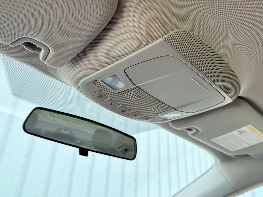 Used 2015 Ford Fusion SE FWD image 29
