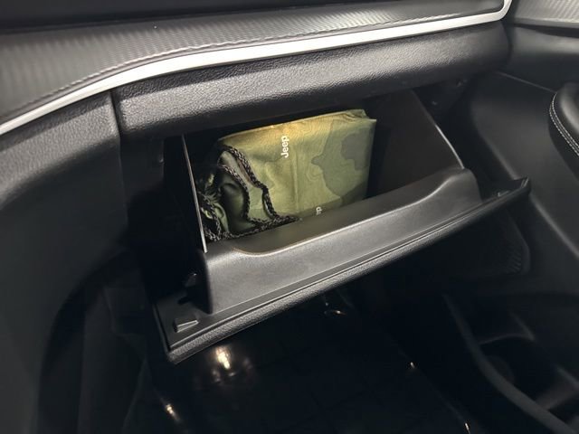 Used 2023 Jeep Grand Cherokee L Laredo image 51