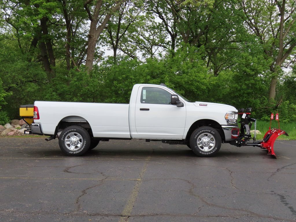 New 2024 RAM 2500 Tradesman w/ Chrome Appearance Group AWD/4WD image 2