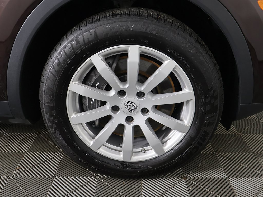 Used 2022 Porsche Cayenne image 28