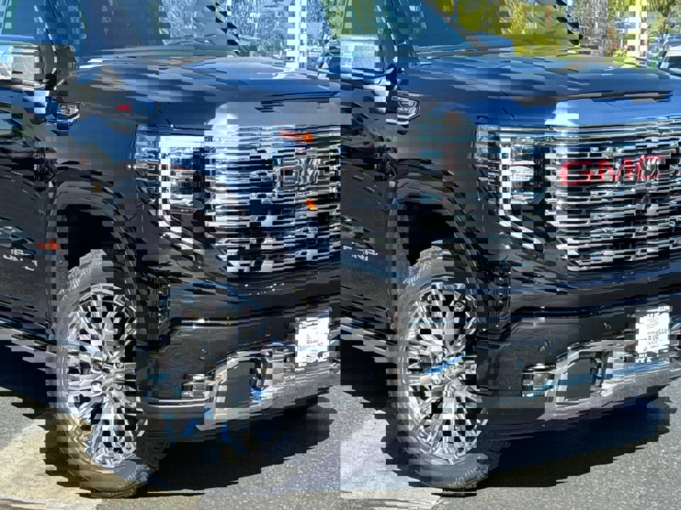 Used 2025 GMC Sierra 1500 Denali image 3
