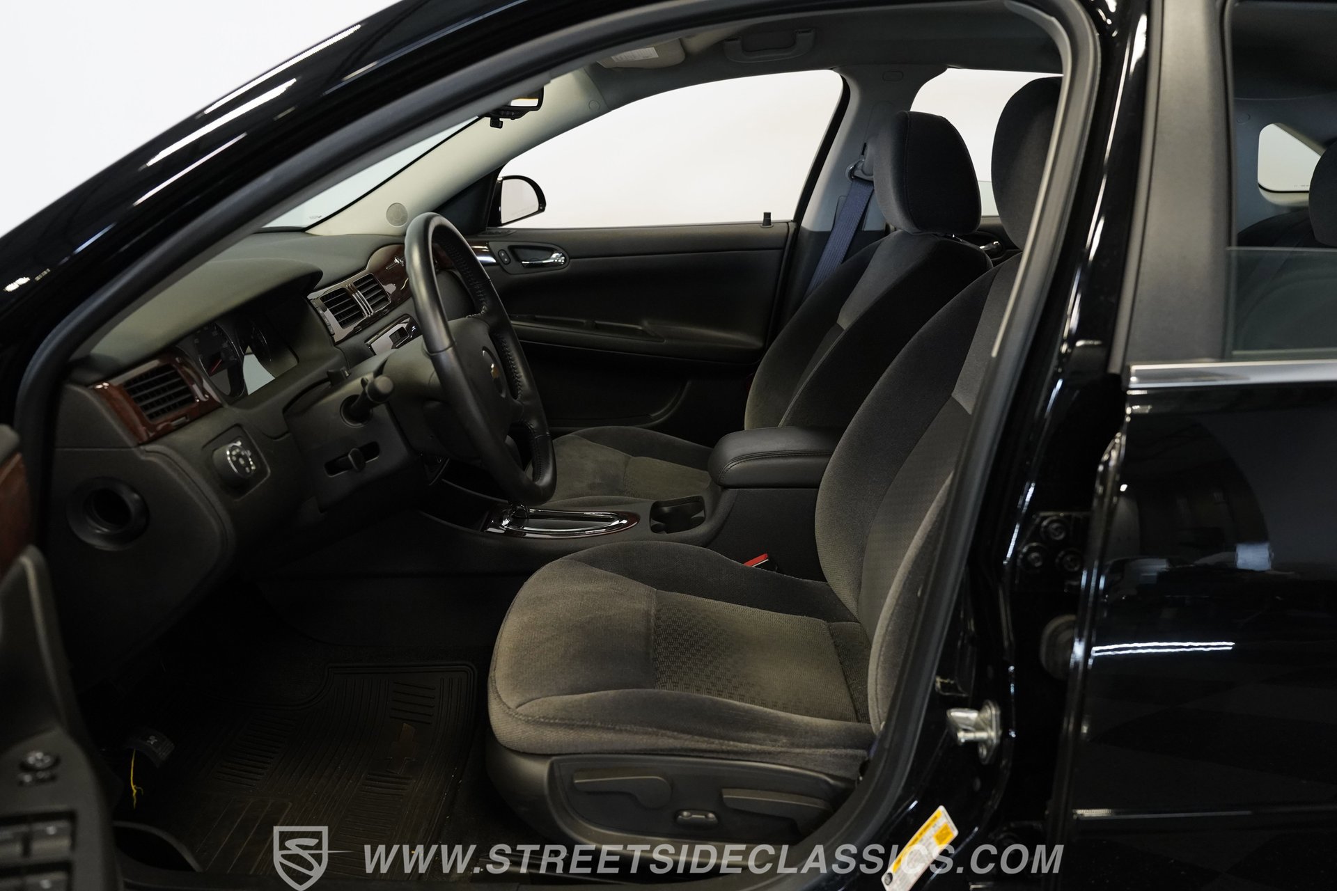 Used 2011 Chevrolet Impala LT image 39