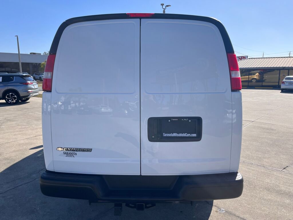 Used 2023 Chevrolet Express 2500 Extended image 4