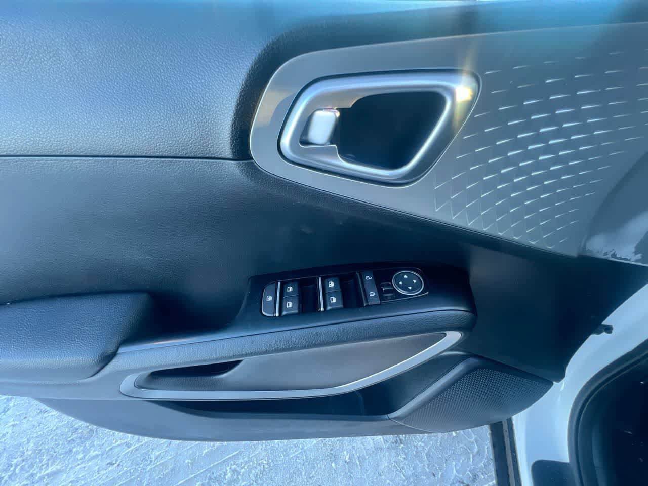 Used 2022 Kia Soul LX w/ Technology Package FWD image 13