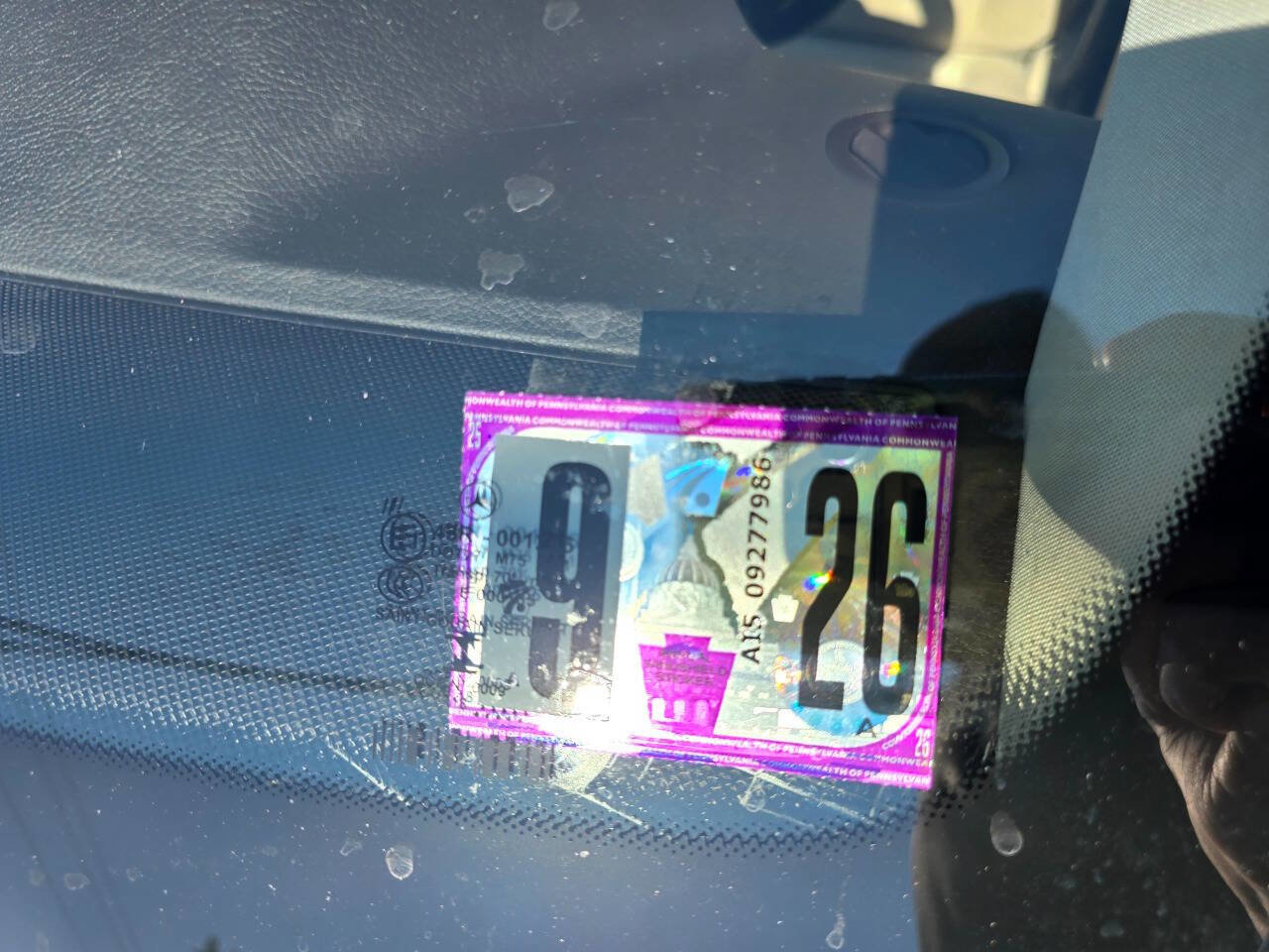 Used 2016 Mercedes-Benz E 250 4MATIC Sedan image 9