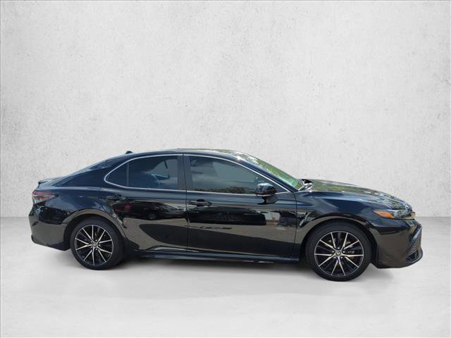 Used 2024 Toyota Camry SE FWD image 4